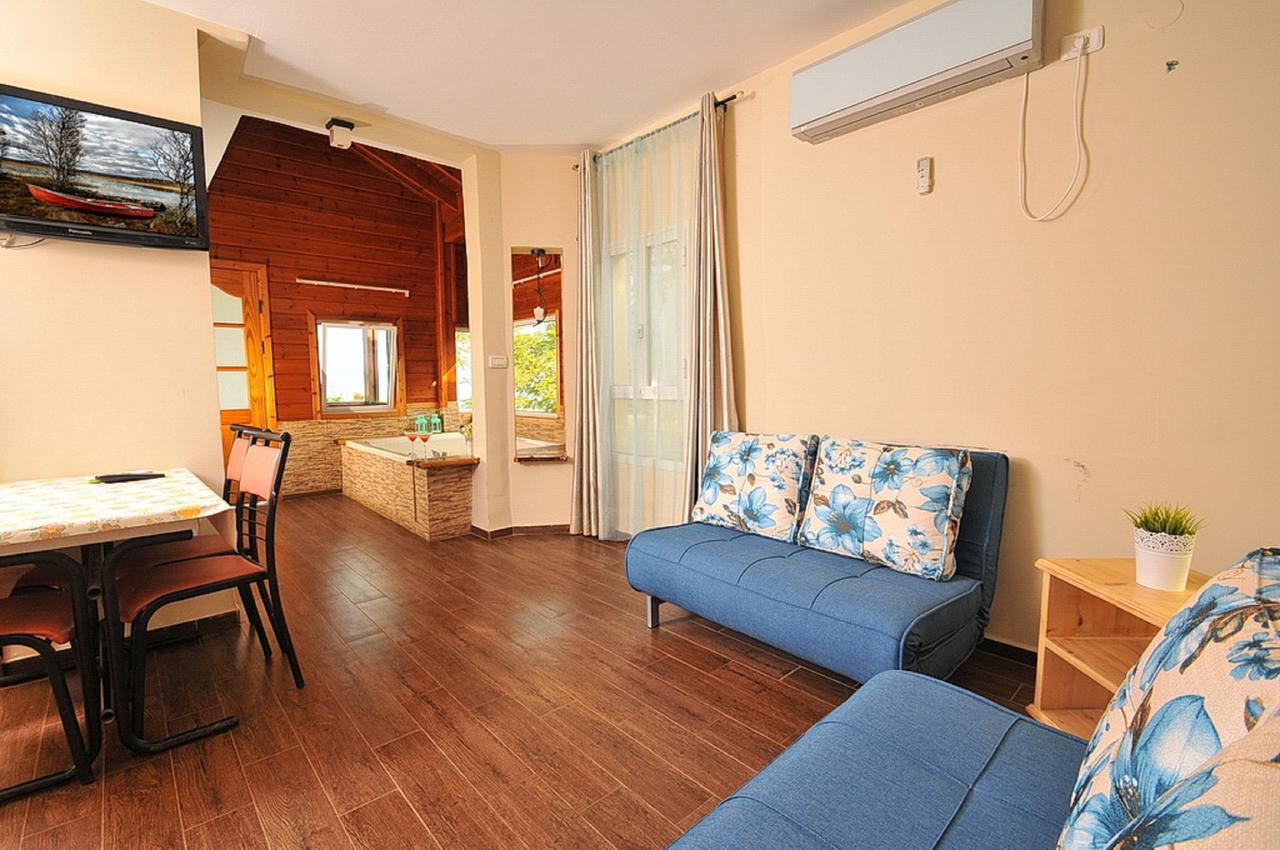 Mul Kinneret Livnim Luaran gambar